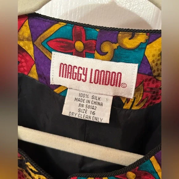 Maggy London 100% silk blazer - Picture 2 of 9